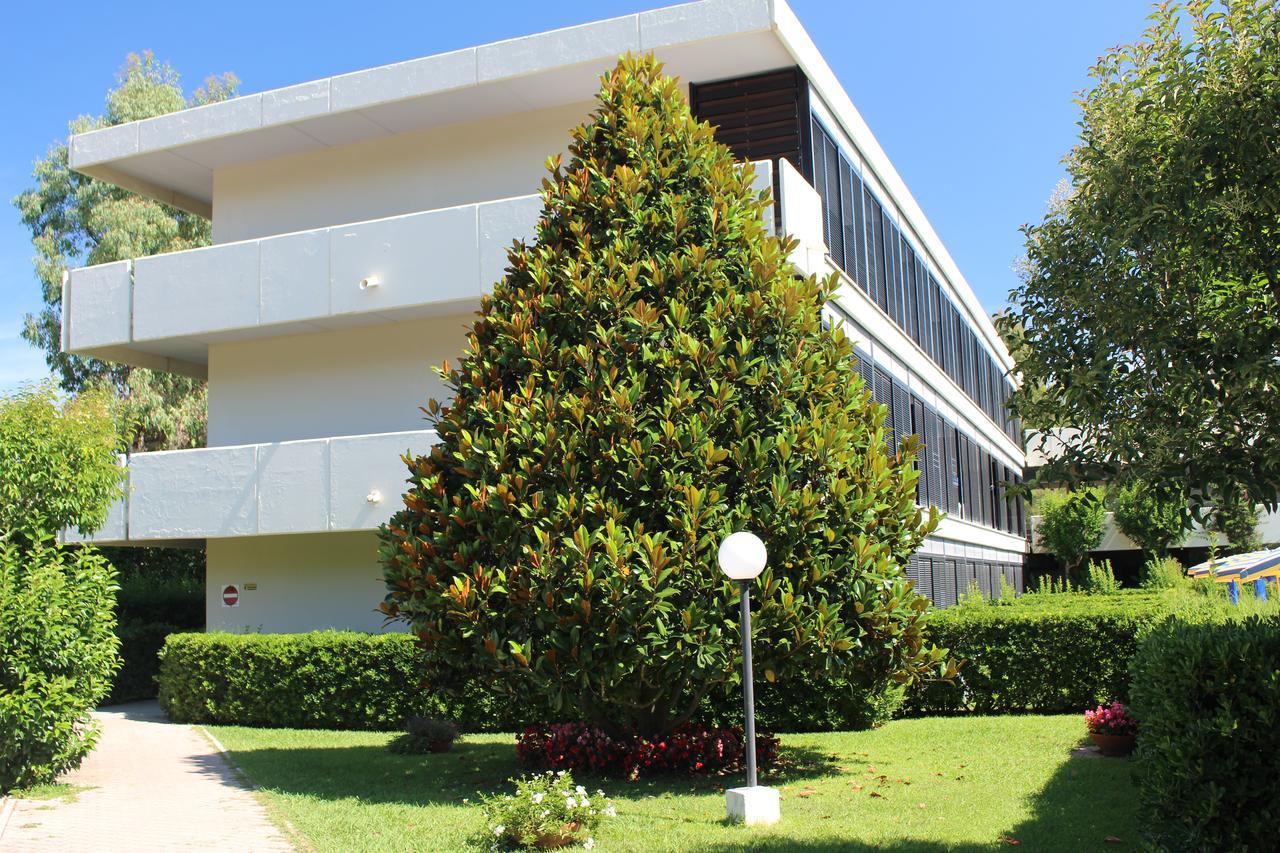 Residence Magnolia Marina Di Bibbona Exterior photo